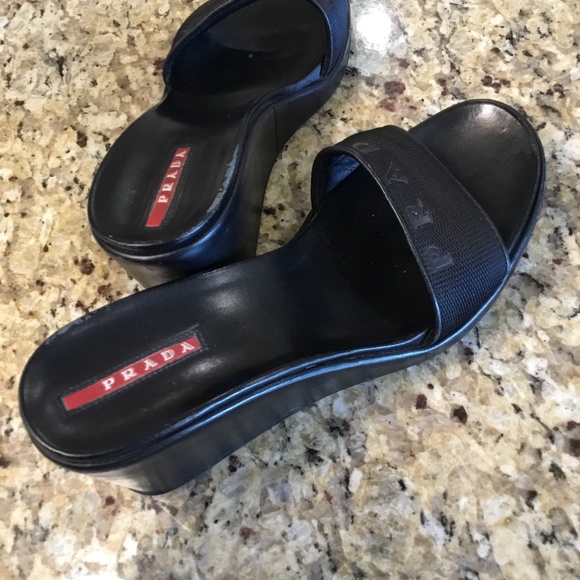 Women’s shoes - Picture 1 of 3